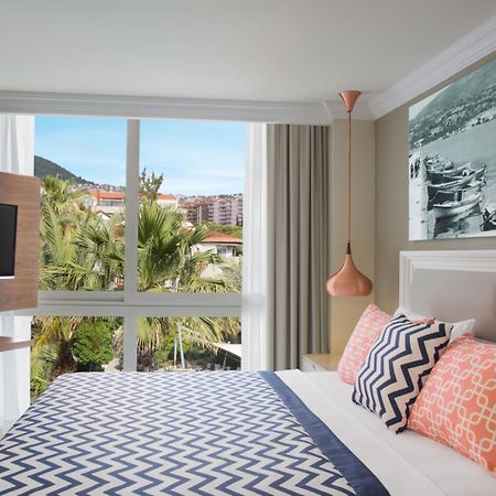 Paloma Marina Suites - Adult Only 库萨达斯 外观 照片