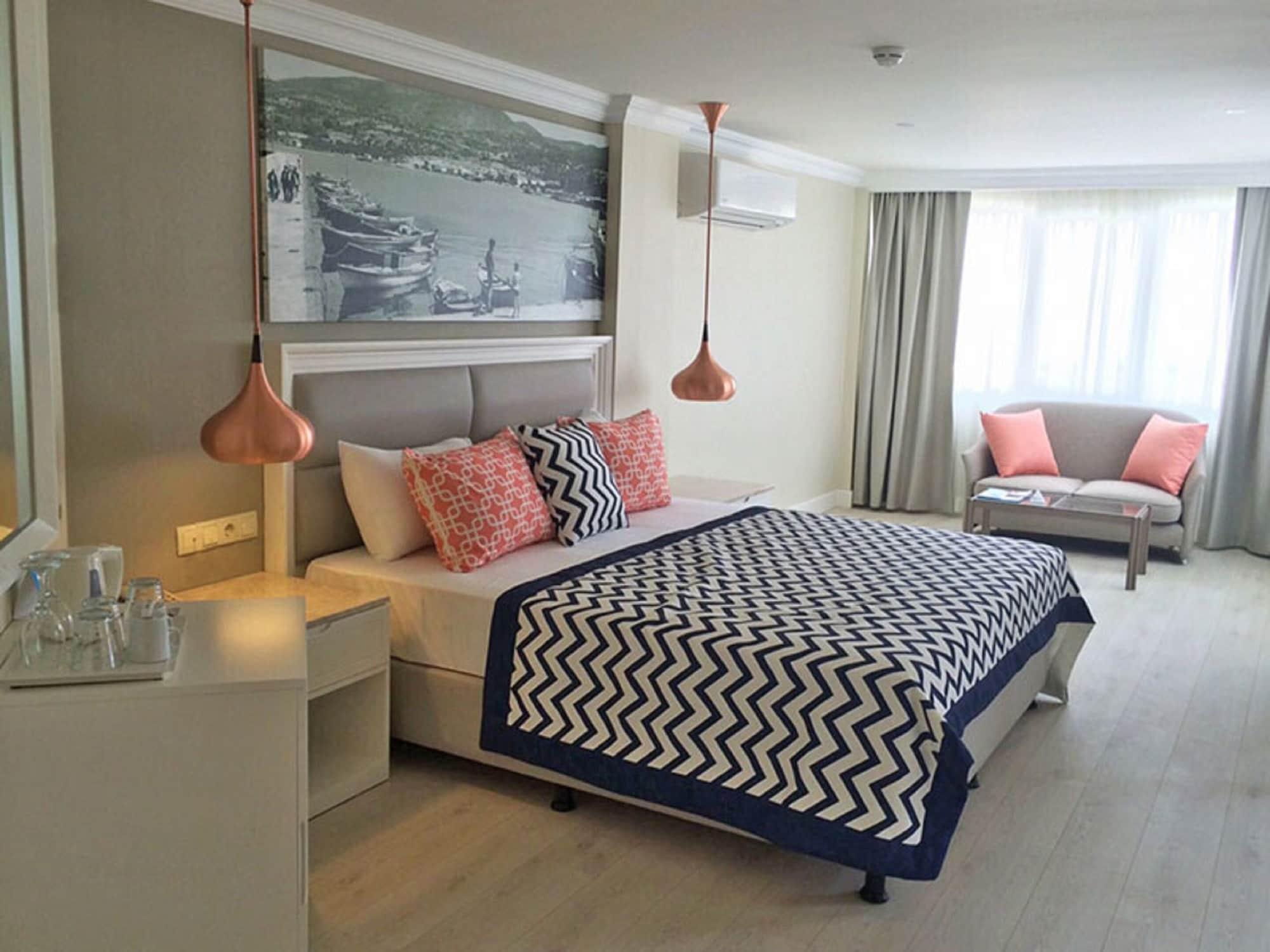 Paloma Marina Suites - Adult Only 库萨达斯 外观 照片