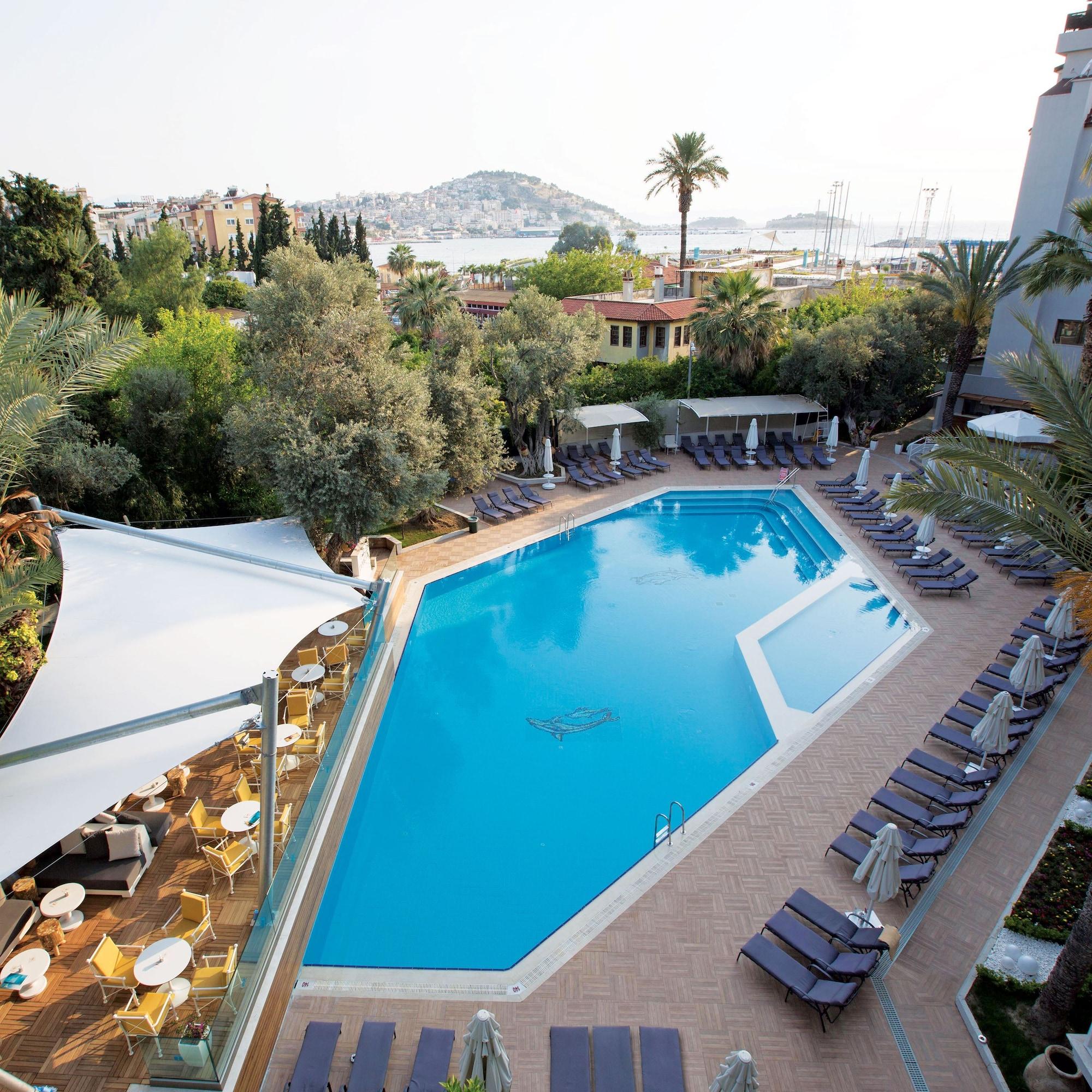 Paloma Marina Suites - Adult Only 库萨达斯 外观 照片