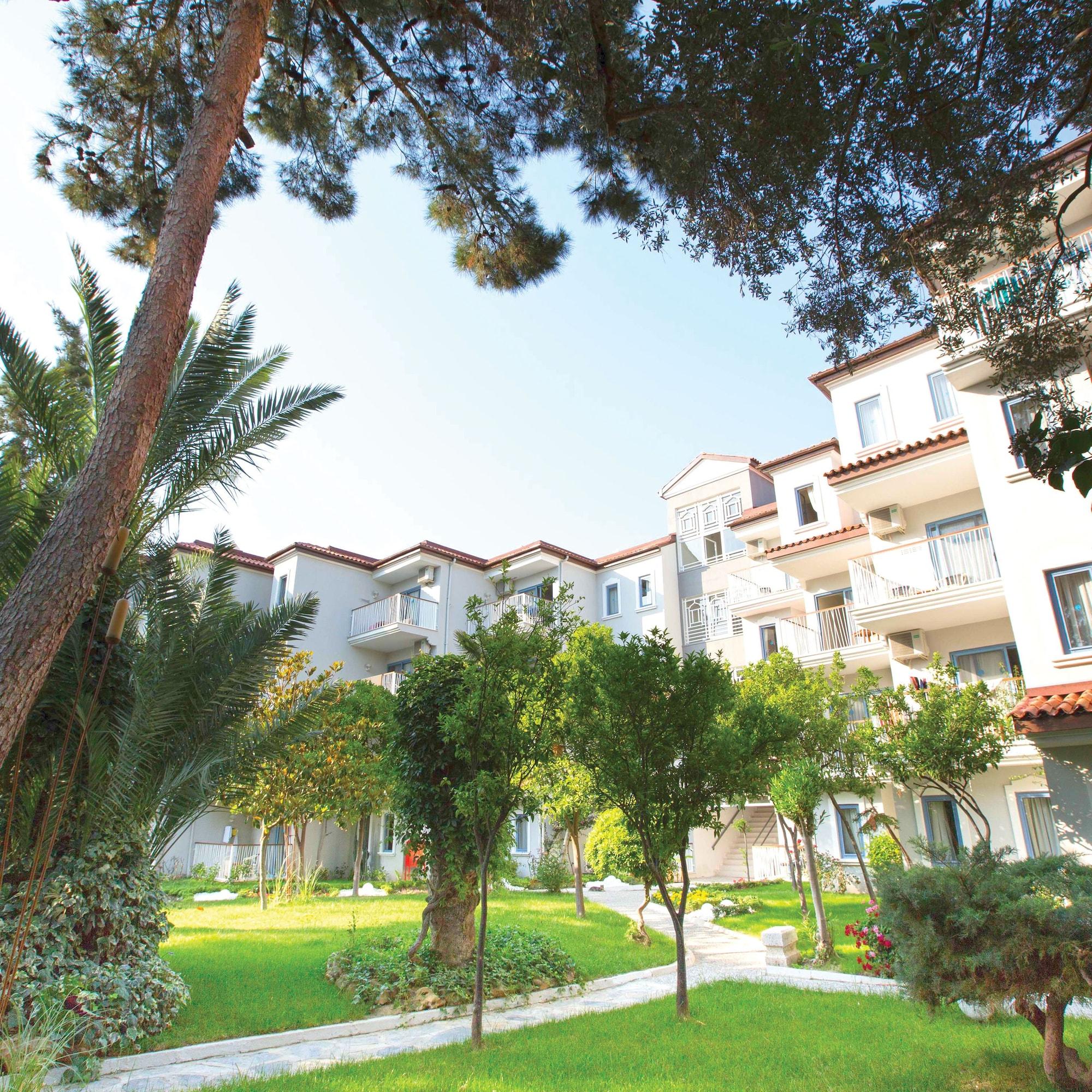 Paloma Marina Suites - Adult Only 库萨达斯 外观 照片