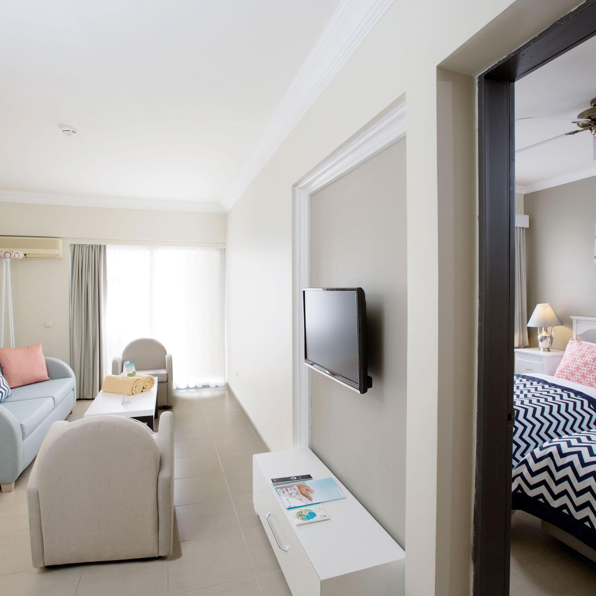 Paloma Marina Suites - Adult Only 库萨达斯 外观 照片
