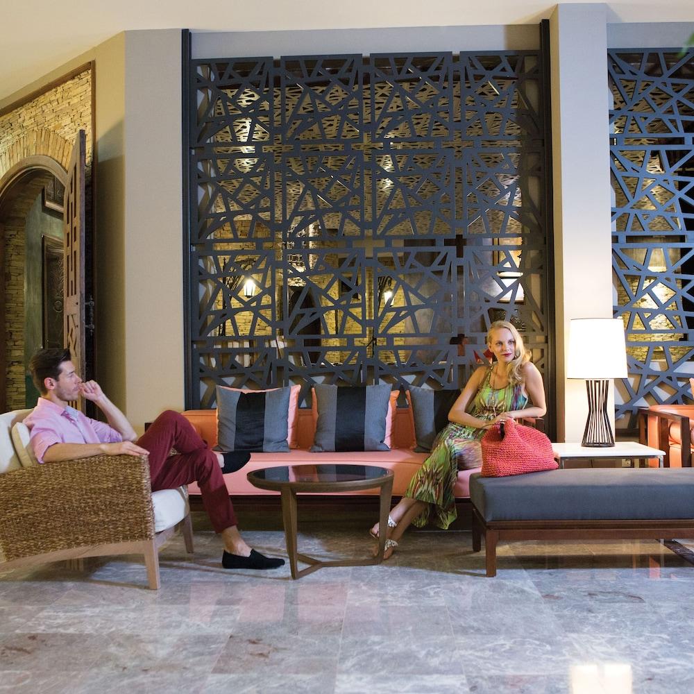 Paloma Marina Suites - Adult Only 库萨达斯 外观 照片