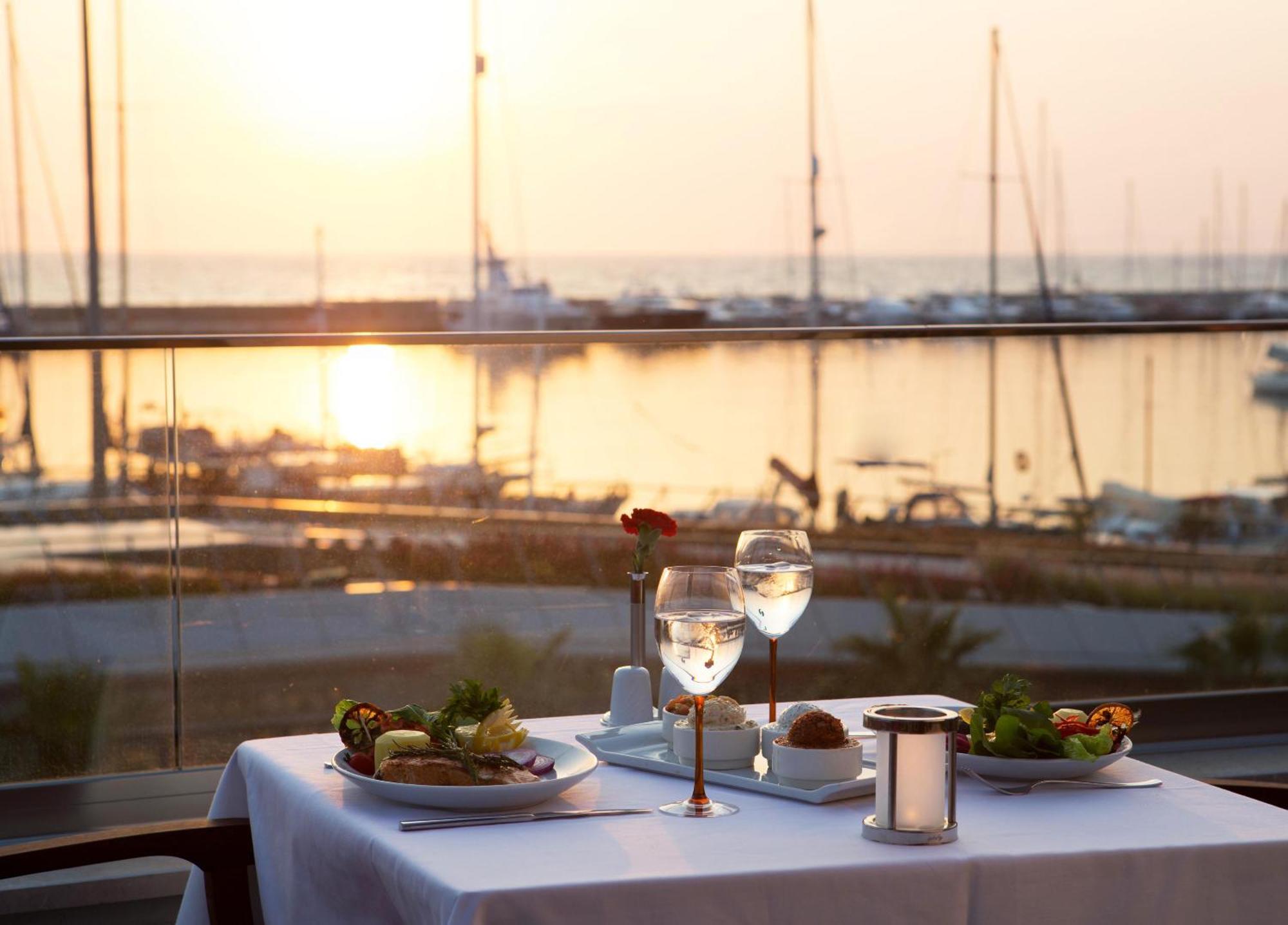 Paloma Marina Suites - Adult Only 库萨达斯 外观 照片
